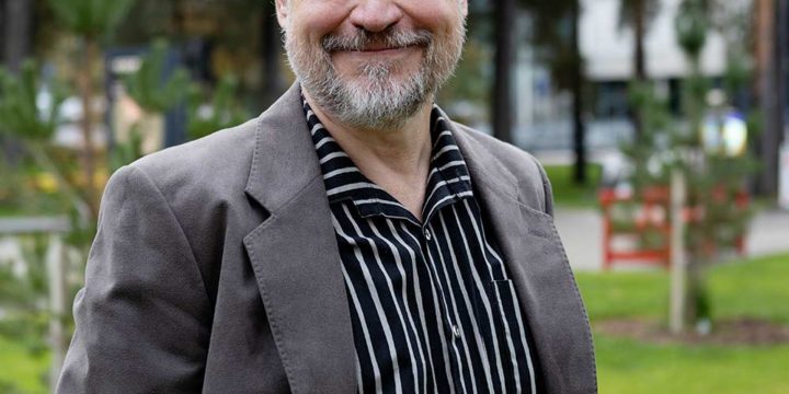 Ru Runeberg– Hopeaseppämodernin taiteenkentällä